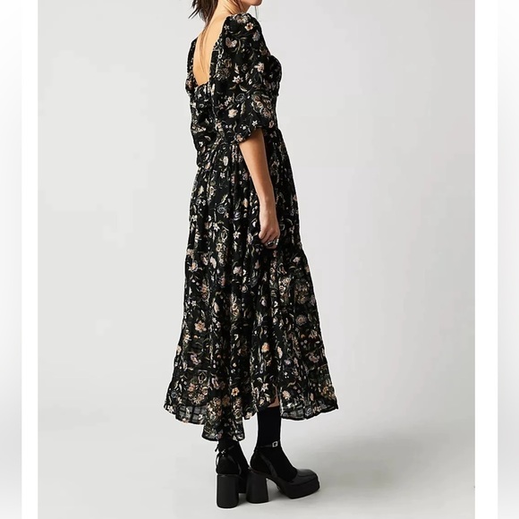 Free People NWT Small OASIS FLORAL PRINTED MAXI DRESS - BLACK COMBO - Picture 3 of 16